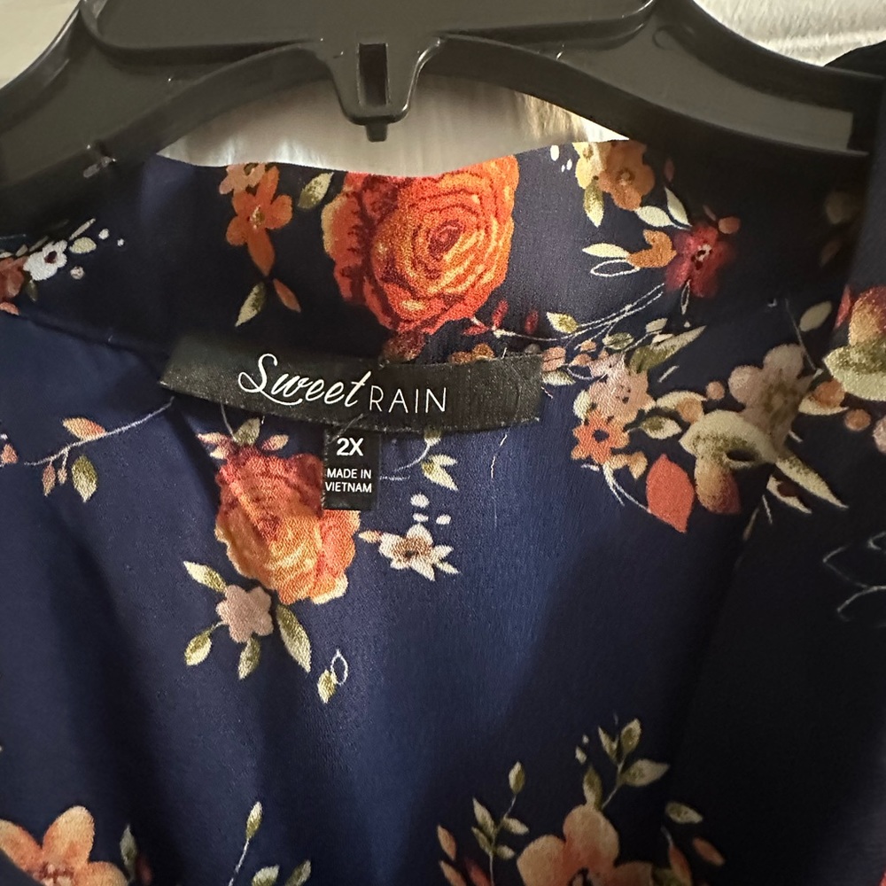 Sweet Rain Sleeveless Floral Top - Picture 4 of 7